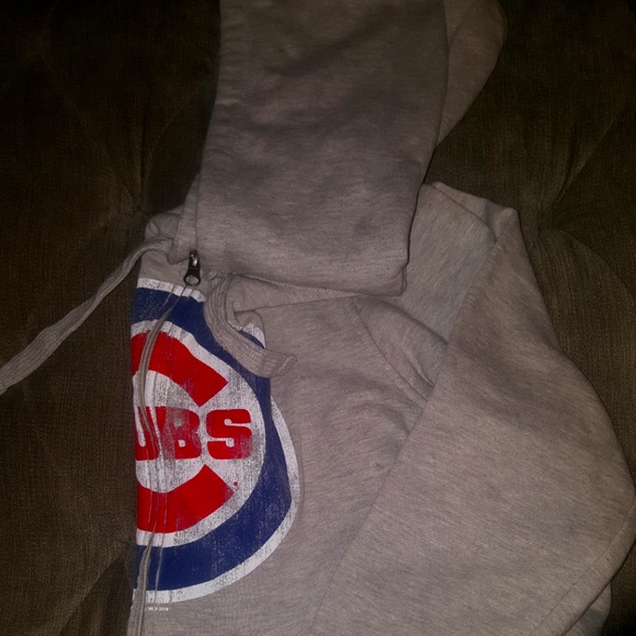 🐻⚾🔵🔴 Chicago Cubs Sweater with zipper pockets and hoodie - Picture 4 of 5